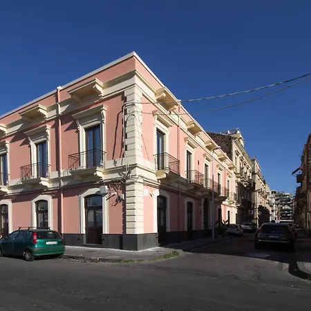 Monolocale Sonnambula With Jacuzzi * Catania